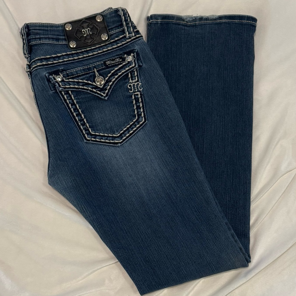 Miss Me signature boot cut jeans. Size 31